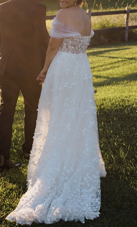 All Who Wander Preloved Wedding Dress Save 31% - Stillwhite