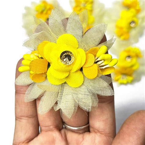 Light Yellow Color Tissue With Matching Pollen Flower Set Of 6 ...