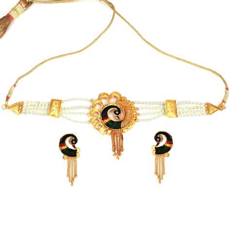 Round Mayur White Beaded Choker Set