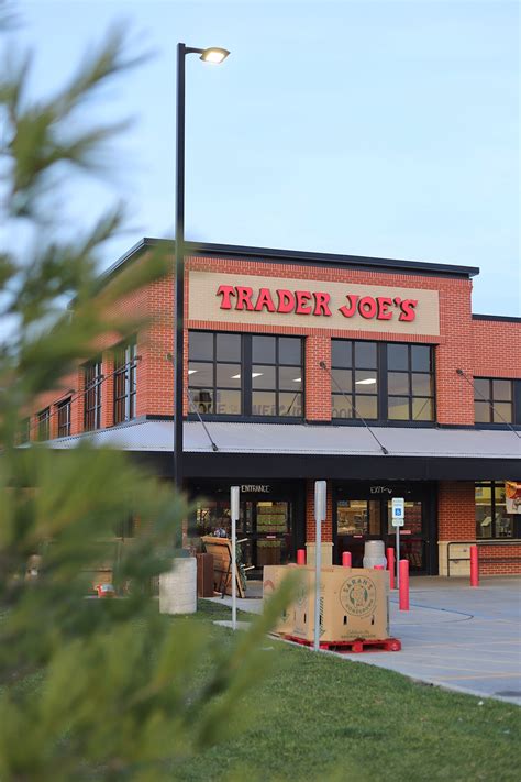 Trader Joe's grocery list for weekly visits (Updated April 2025 ...
