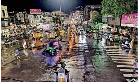 Meghamehr in Magha Nakshatra : Thunderstorm in the city at night : 1/4 ...