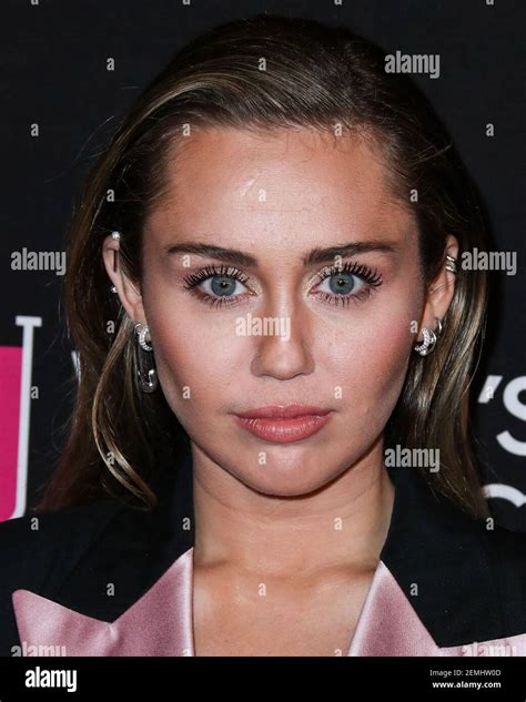 BEVERLY HILLS, LOS ANGELES, CA, USA - FEBRUARY 28: Singer Miley Cyrus ...