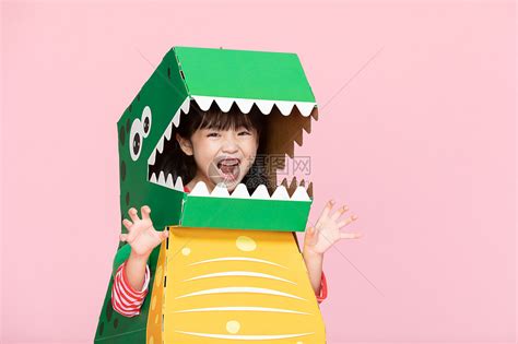 可爱小女孩cos装扮小恐龙高清图片下载-正版图片501681446-摄图网