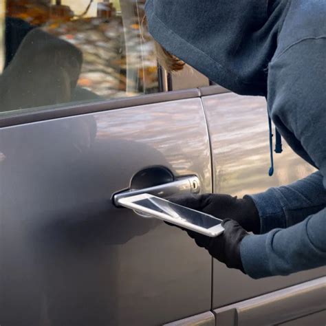 Tackling Car Hacking With Software - EE Times