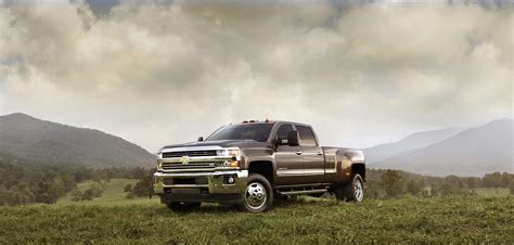 Chevrolet-Silverado 3500HD (2015) - picture 3 of 4