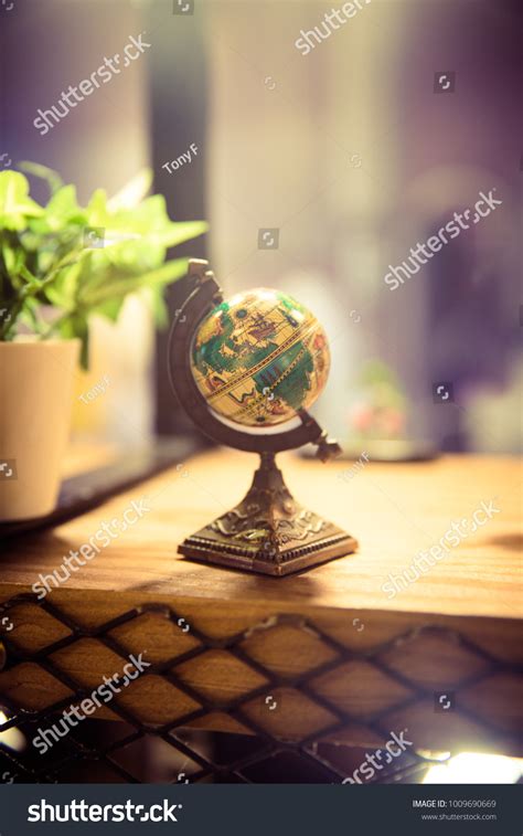 Small Earth 的图像结果