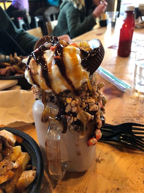 [I ate] - peanut butter chocolate milkshake : r/food