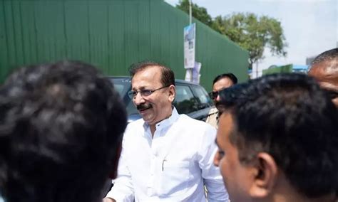 Senior NCP leader and ex-minister Baba Siddique shot dead in Mumbai; 2 ...