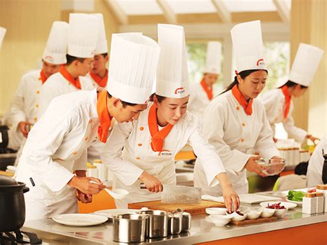 学厨师要学多久？_重庆新东方烹饪学校