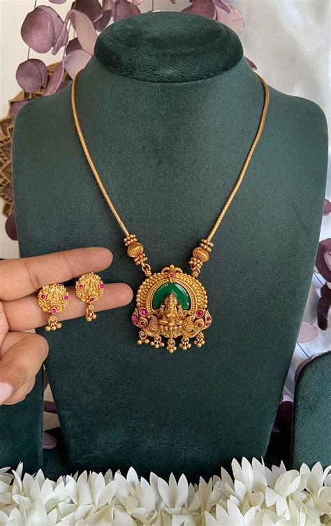 Antique Palakka Lakshmi Necklace Set – The Golden Gossip Store