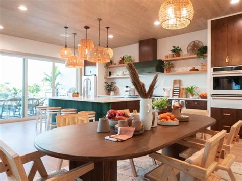 Page Turner Bio | HGTV