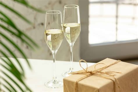 How to Pack Wine Glasses for Moving: Essential Tips and Techniques | Chicago Moving Company ...