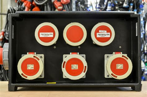 PWR Flow Distribution Device 的图像结果