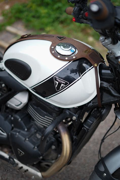 Triumph SCRAMBLER 400X | TANK STRAPS – Raw & Rugged Co