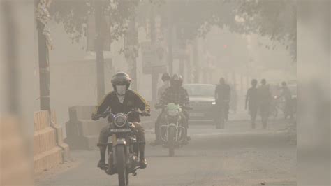 दिल्ली-NCR में सांसों का संकट, कई इलाकों में AQI 400 के पार | Delhi's ...