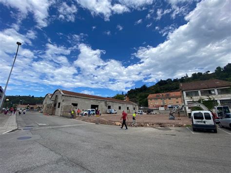 El aparcamiento de la fábrica de Albo en Ribadesella estará listo para ...