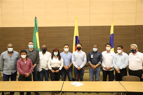 Firma del acta de entrega del proyecto de normalización eléctrica ...