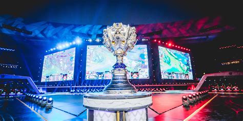 League Worlds 2017 **infographic** | Red Bull Esports