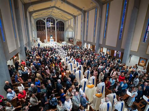 A new altar — and new renovations — for the Cathedral of St. Thomas More - Arlington Catholic Herald