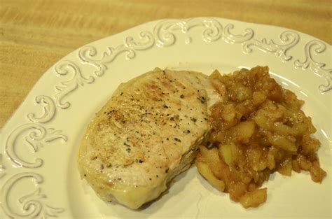 Chewy Morsels: Applesauce Pork Chops