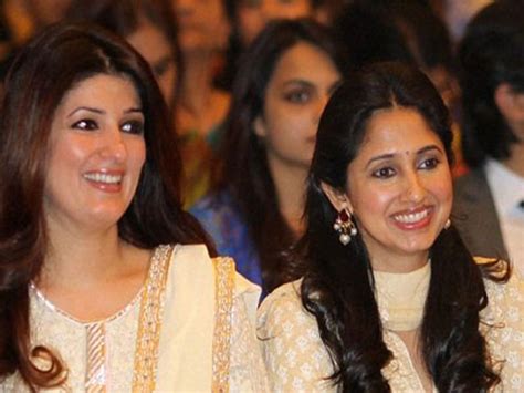 Twinkle Khanna drops a cute, hilarious birthday wish for sister Rinke ...