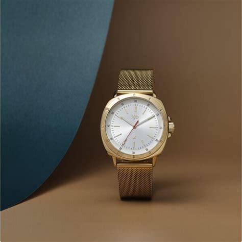 Buy Online Fastrack Vyb Pioneer Quartz Analog Silver Dial Golden Metal ...