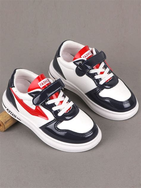 Kids Shoes 的图像结果