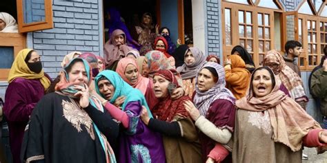 Kashmir: Militants Shoot Dead Retired Top Cop Whose Security Detail Was ...