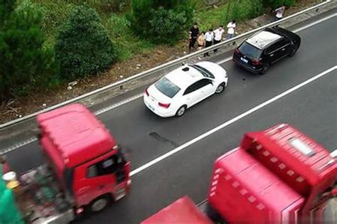 台州高速隧道货车碰撞事故小车 人撤离救了6人_新浪浙江_新浪网