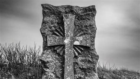 Wallpaper cross, stone, grass, bw hd, picture, image