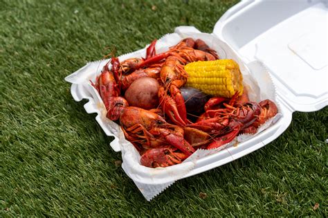 Your Guide to Crawfish Season in Houston | Houstonia Magazine