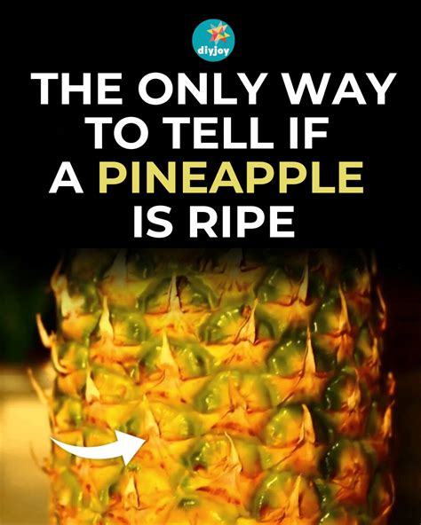 The Only Way to Tell If a Pineapple Is Ripe - DIY Joy