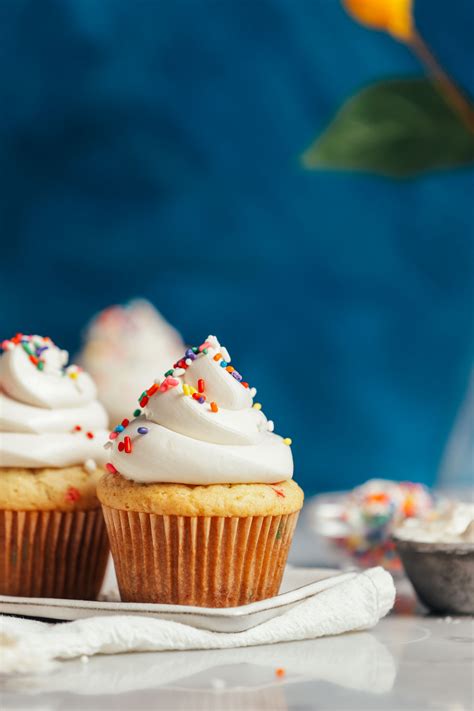 Vegan Buttercream Frosting Recipe | Minimalist Baker Recipes