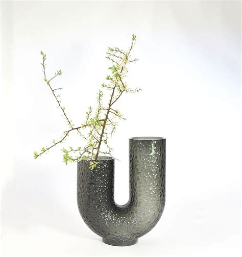 AYTM - ARURA Vase - Vase - Black Small