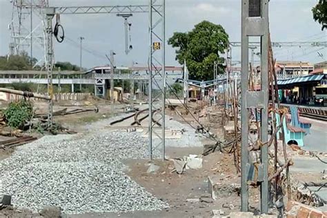 Passengers suffer as Arakkonam yard work delays trains for hours