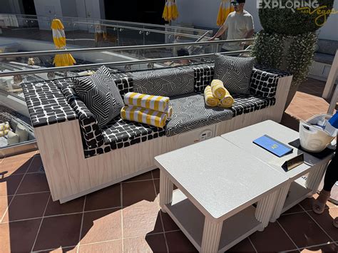 LIV Beach Bottle Service for 2025 | Exploring Las Vegas