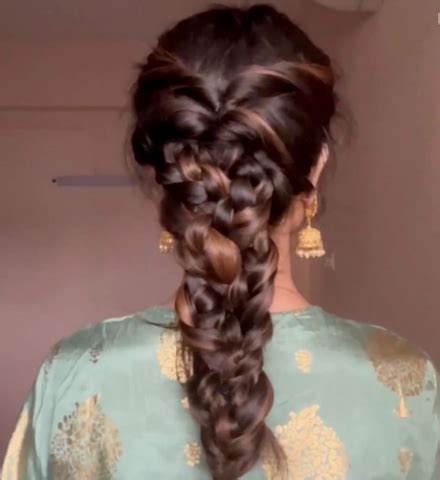 35 Amazing Hairstyles For Frizzy/Wavy Hair