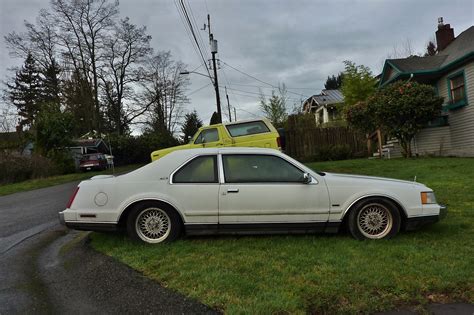 Seattle's Parked Cars: 1990 Lincoln Mark VII LSC