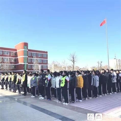 利津县高级中学举行新学期升国旗仪式