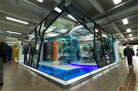 Unique Arquitectura y diseño: Customer Reviews, Stands and Services