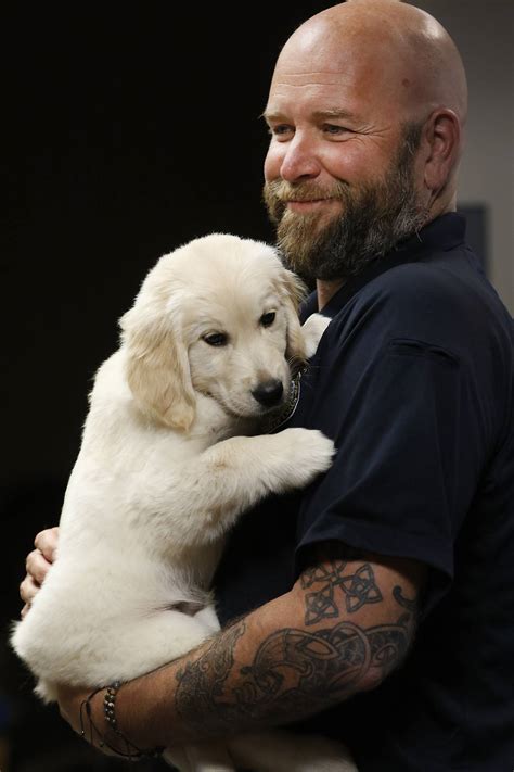 Meet Oakley, the McHenry Police Department’s therapy dog – Shaw Local