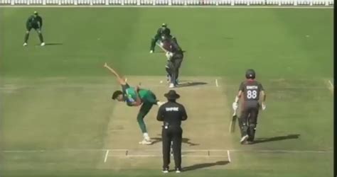 WATCH: Pakistan’s 6’8″ teenage pacer Mohammad Zeeshan who will grace ...