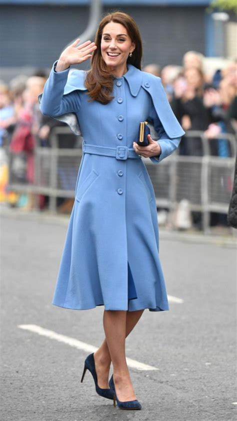 凯特王妃终于高调!头戴珍珠泪皇冠身穿黑裙现身国宴,蓝腰带抢镜