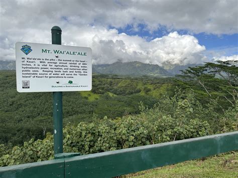 Mount Waialeale Scenic Overlook - Kauai Mountain Tubing