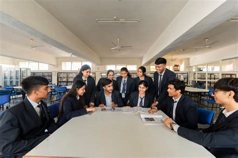 Acropolis Faculty of Management & Research