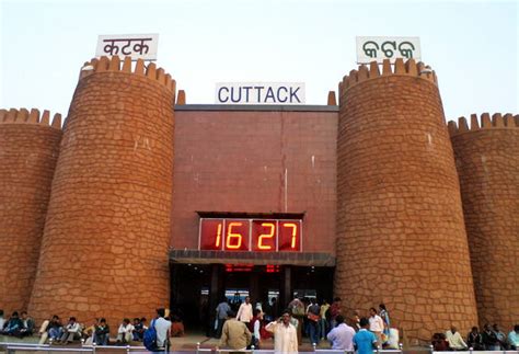 Most Amazing Railway Stations of Indian Railway - Hello Travel Buzz
