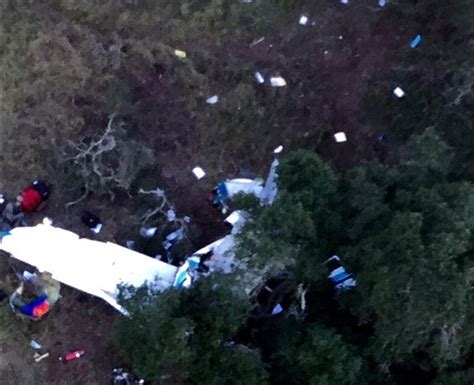 美国一架小型飞机在加州降落时坠毁 无人死亡-国际在线