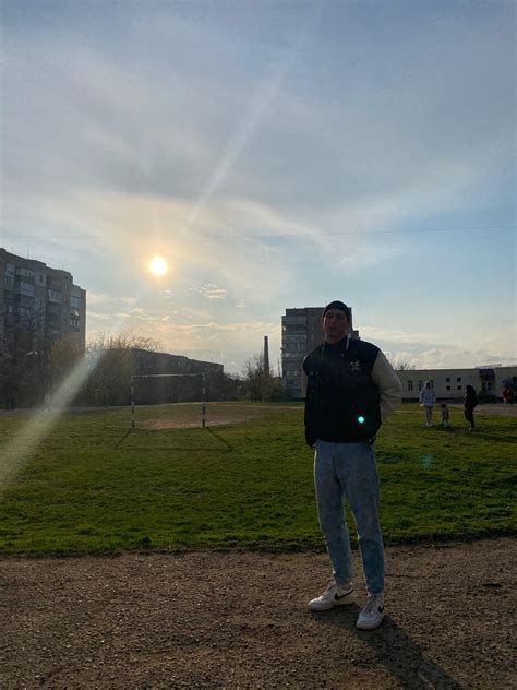 Hello from Ukraine! 6’4” : r/tall