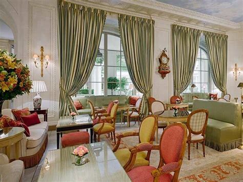 I stayed at a hotel booked through AmEx's Fine Hotels and Resorts ...