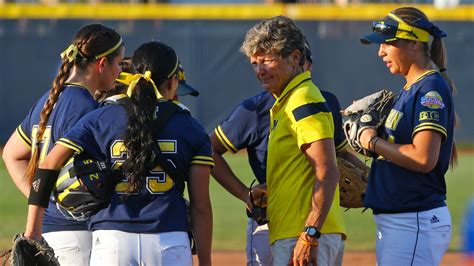 Legendary Michigan softball coach announces retirement | wzzm13.com